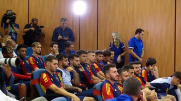 Así se gestó en el vestuario de la Selección el comunicado de condena al beso sin consentimiento de Rubiales a Jenni Hermoso