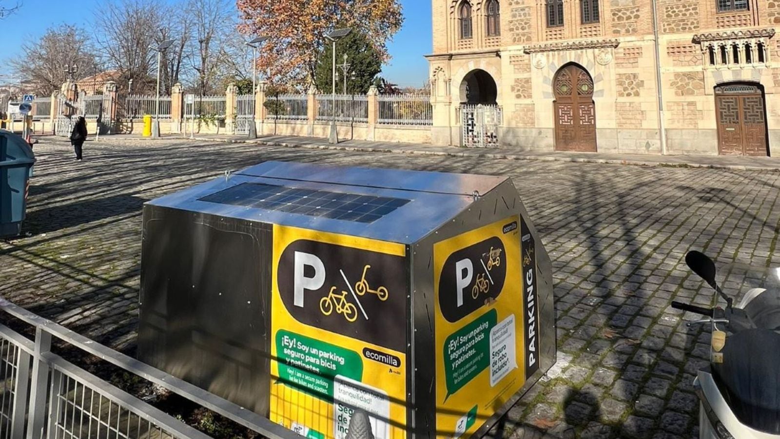 Aparcamiento de bicicletas en la estación de tren de Toledo