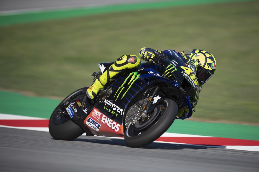 Valentino Rossi durante la práctica libre de MotoGP en el circuito de Barcelona, 2020. 