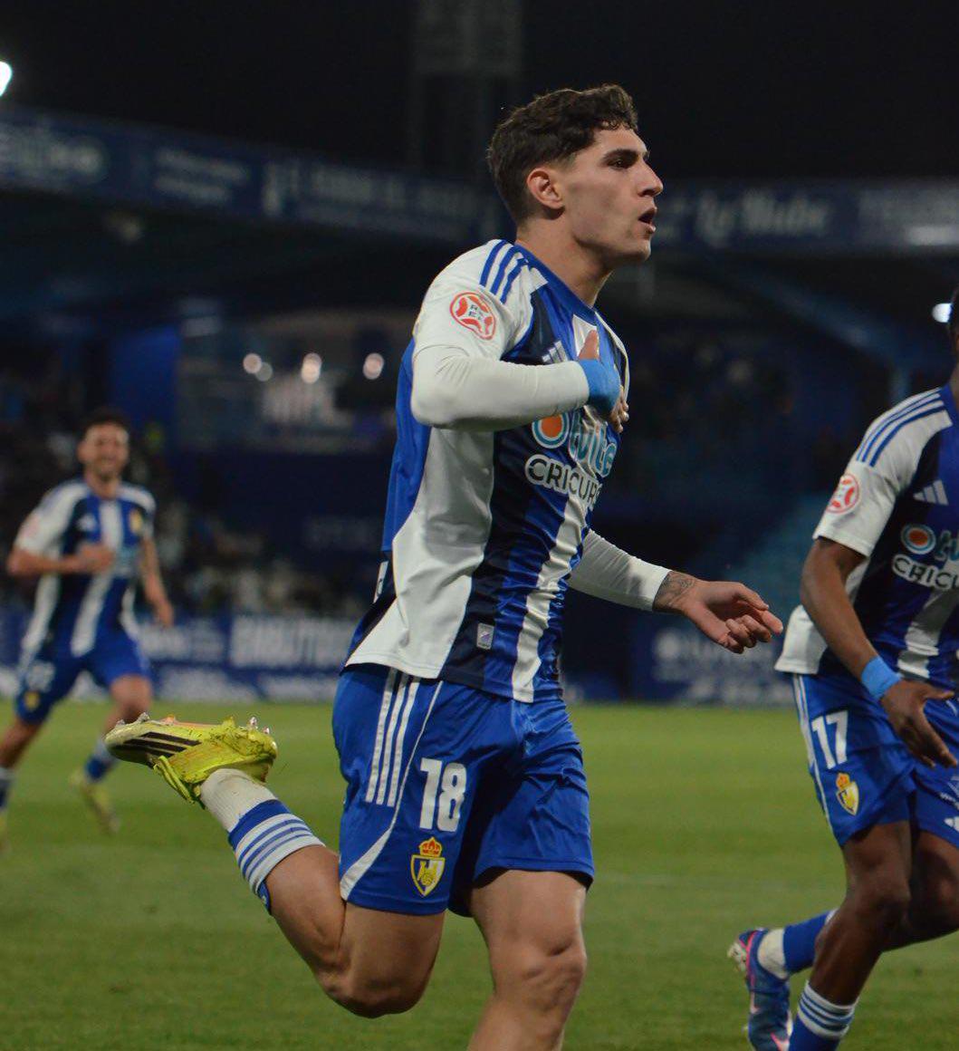 Borja Vázquez celebrando su gol de penalti ante Unionistas. Foto: SD Ponferradina.