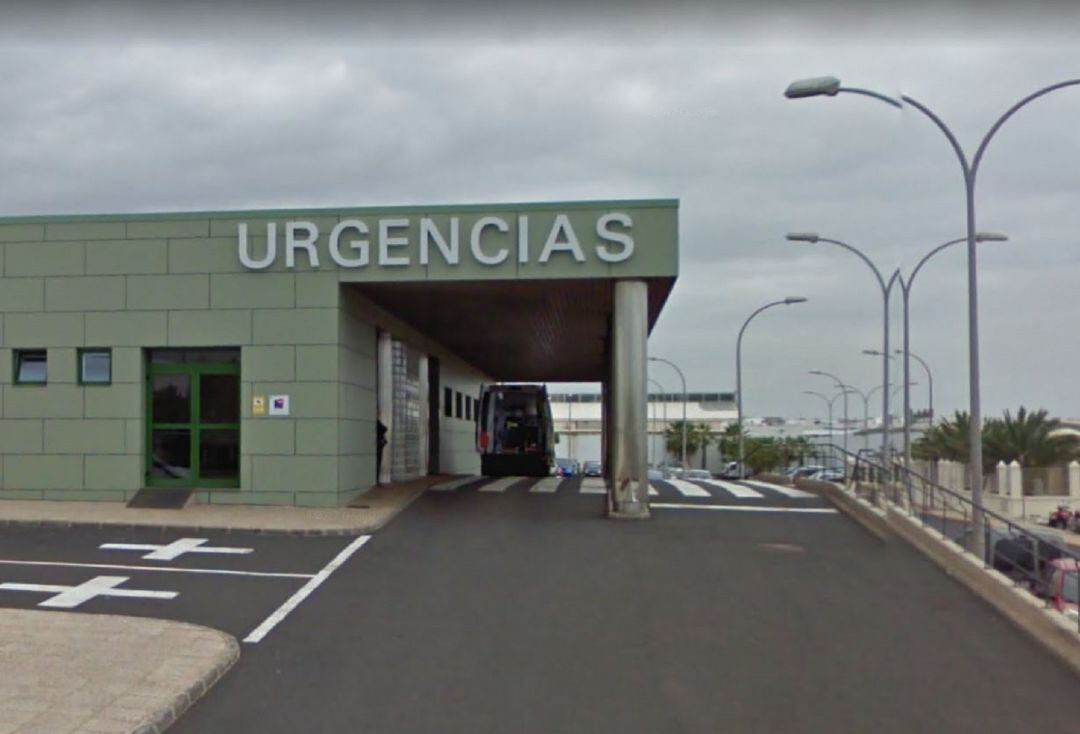 Acceso a Urgencias del hospital doctor José Molina Orosa de Arrecife, en Lanzarote.