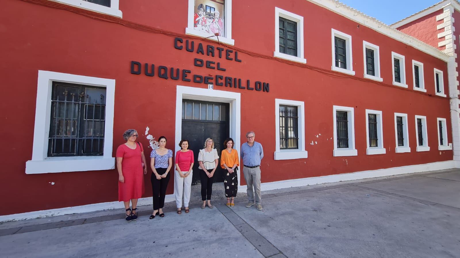 La batlessa Joana Escandell i les conselleres Fina Santiago i Rosario Sánchez van acordar la cessió dels terrenys.