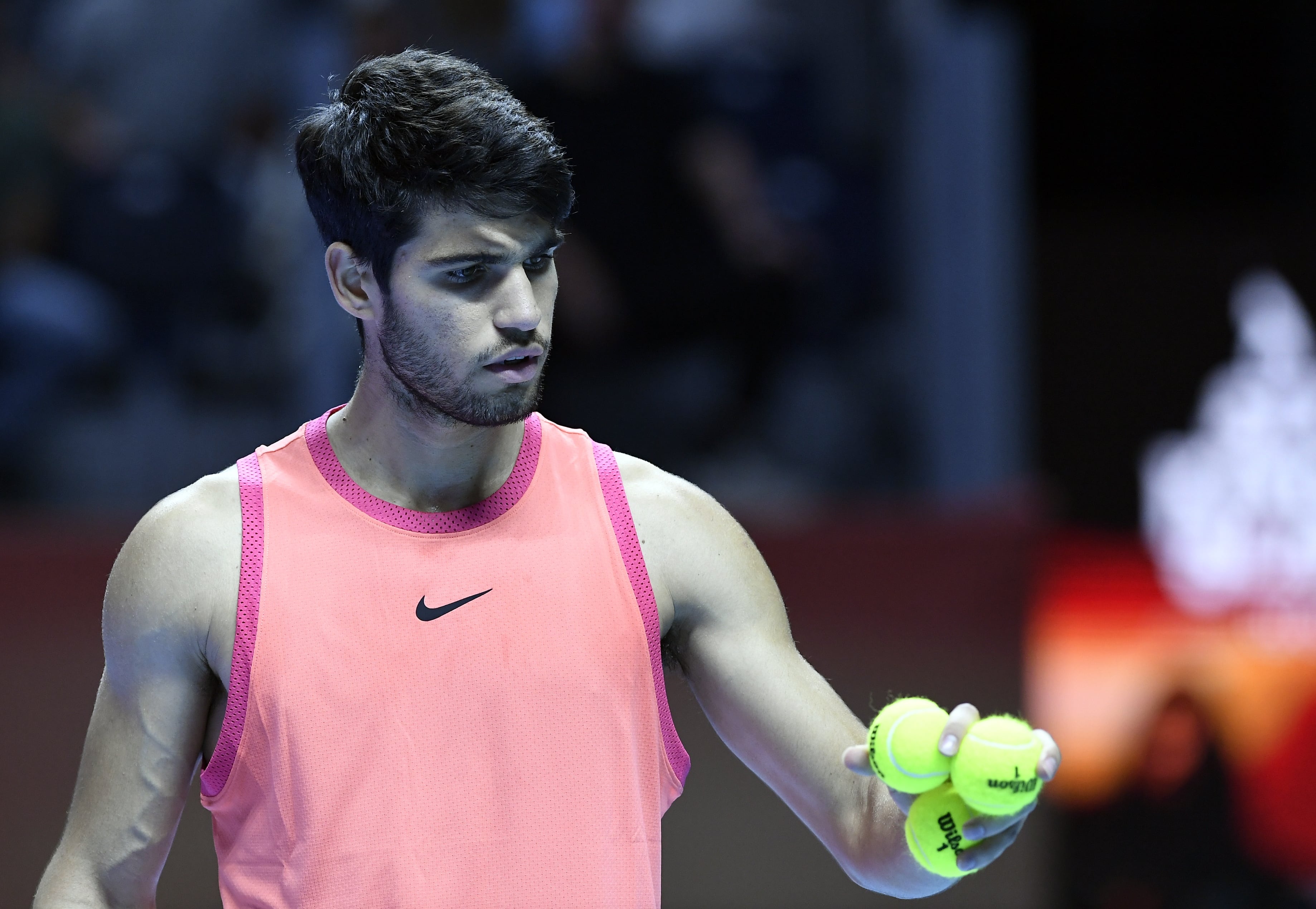 Riyadh (Saudi Arabia), 19/10/2024.- Carlos Alcaraz of Spain during his final match against Jannik Sinner of Italy at the Six Kings Slam exhibition tennis tournament in Riyadh, Saudi Arabia, 19 October 2024. (Tenis, Italia, Arabia Saudita, España) EFE/EPA/STR
