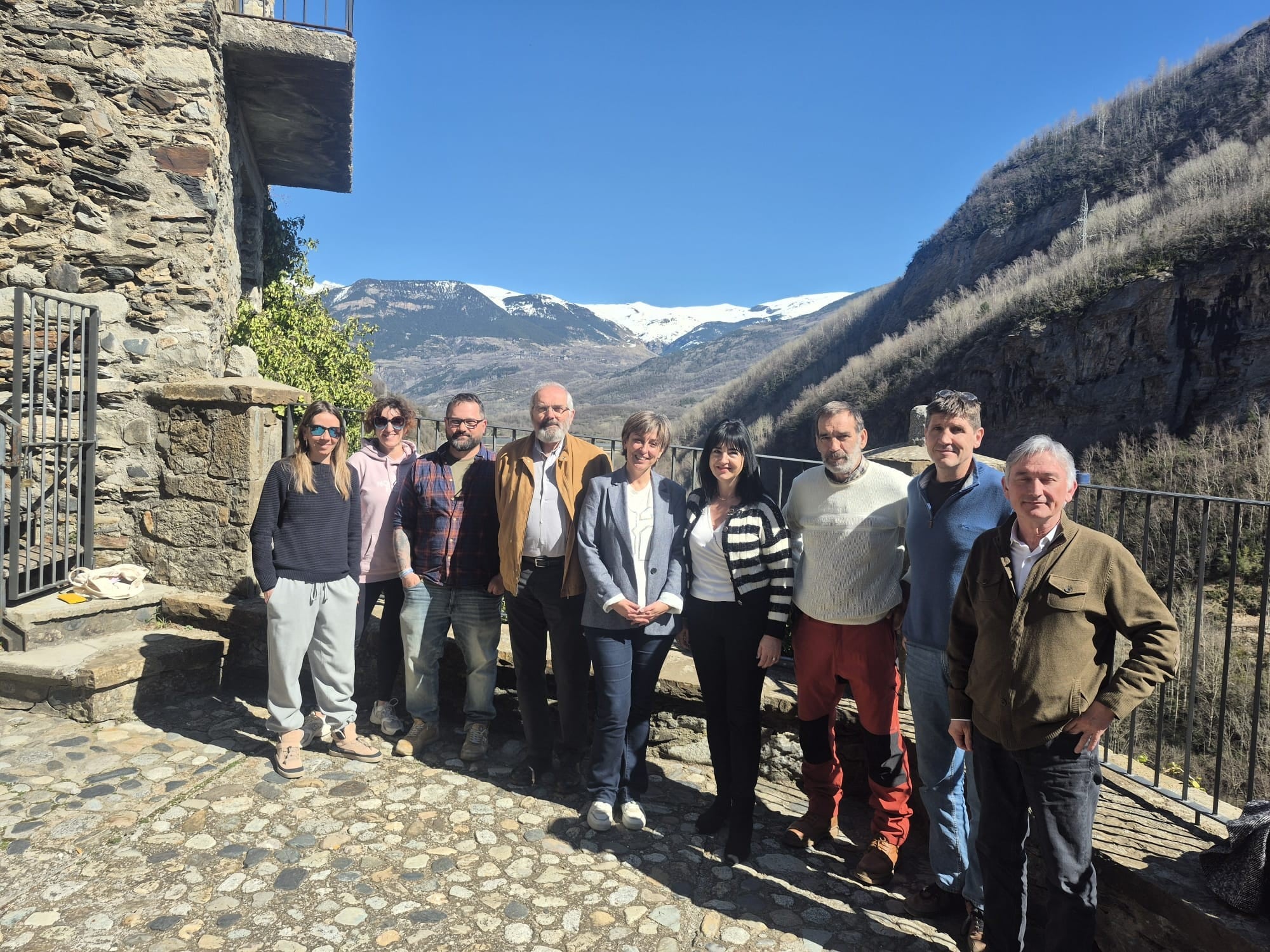 Foto de familia de los participantes en el Patronato del Parque Cultural Vall de Benàs 