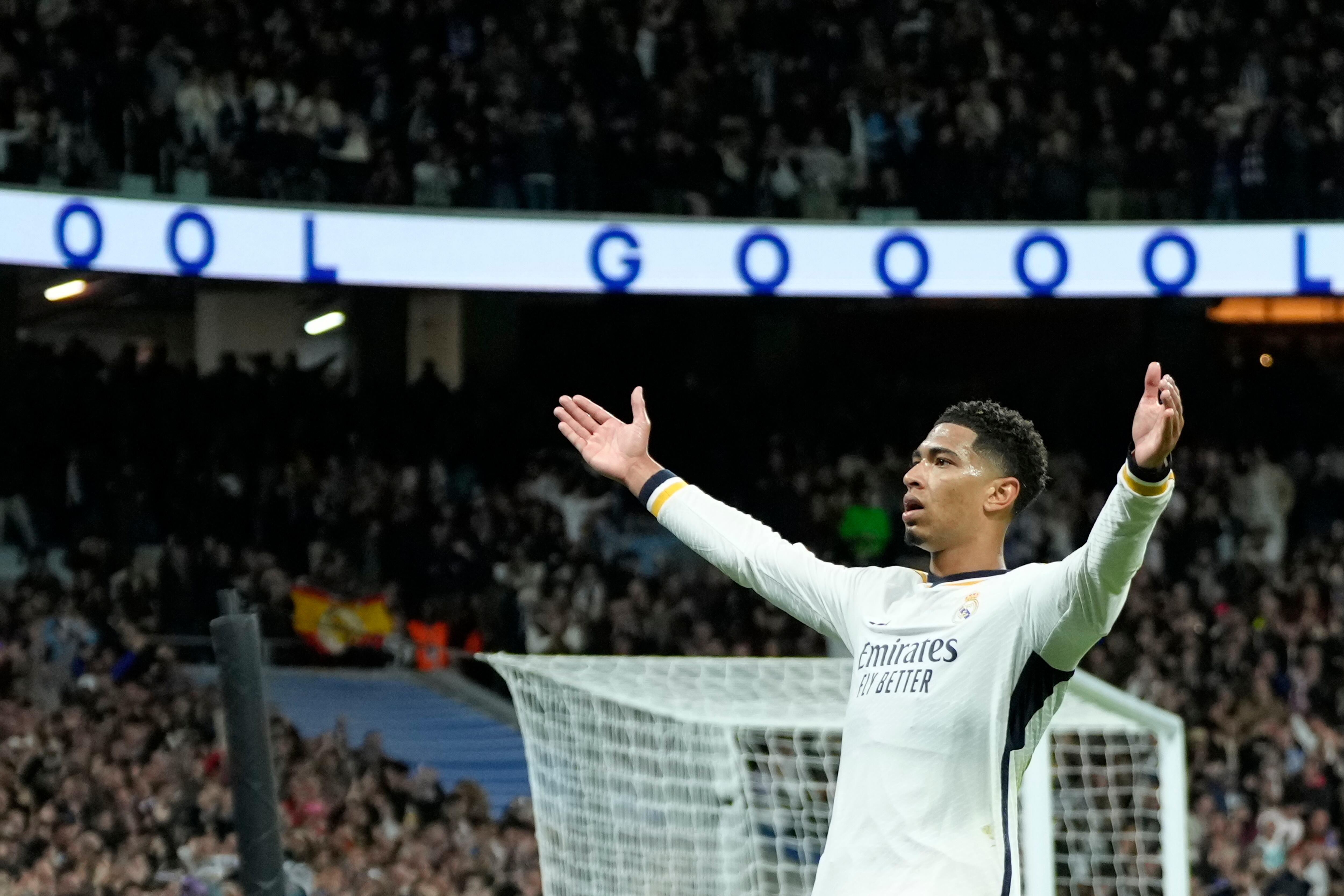 Jude Bellingham celebra un tanto en el Estadio Santiago Bernabéu.  (Photo by Jose Breton/Pics Action/NurPhoto via Getty Images)