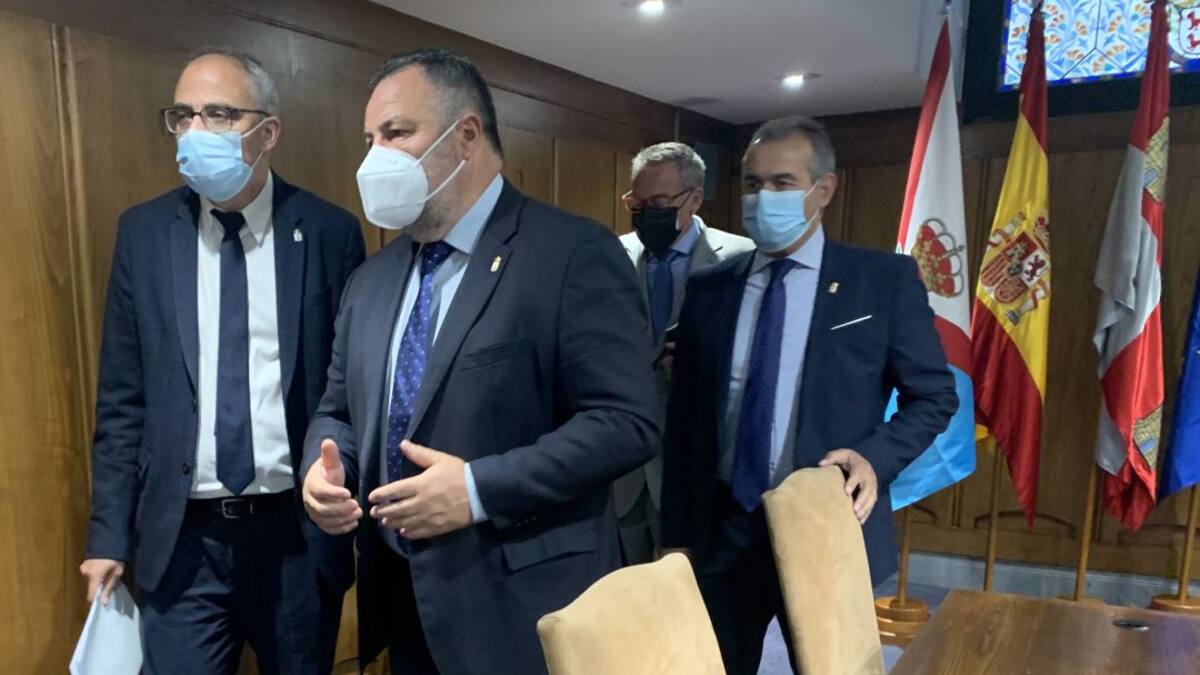 Diputación y Ayuntamiento de Ponferrada deshacen el bloqueo histórico del convenio de bomberos