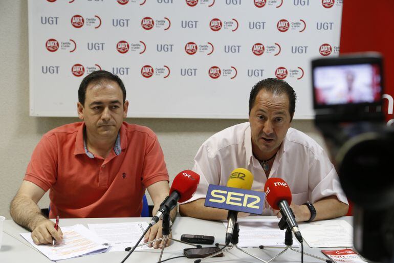 Pajares (izqda.) y Muñoz en la rueda de prensa en la que han explicado la sentencia del TSJ de CyL