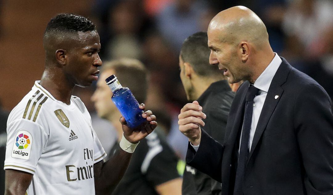 Vinicius, en una conversación con Zidane