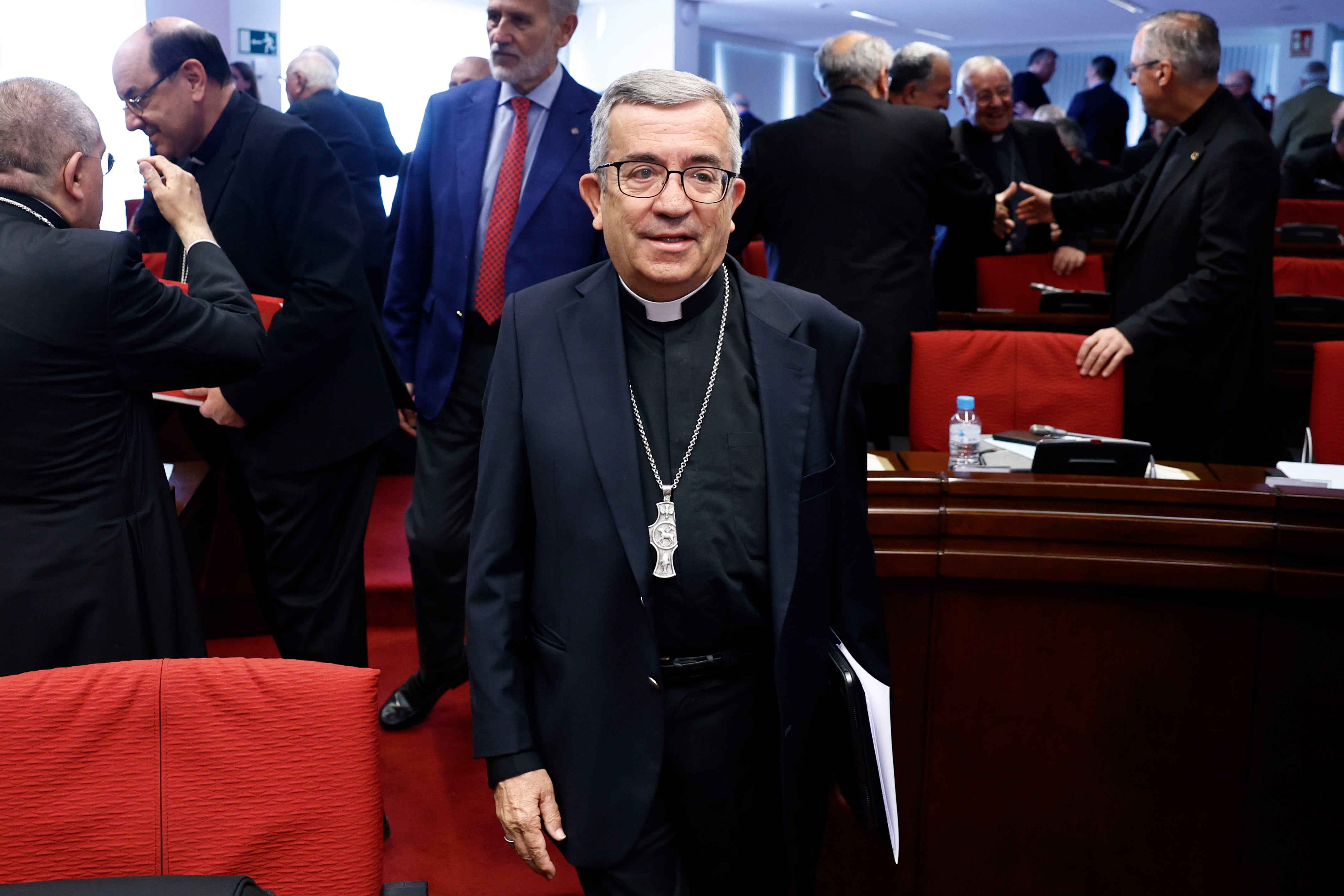 El presidente de la Conferencia Episcopal Española (CEE), Luis Argüello, preside la 129ª Asamblea Plenaria de la institución en Madrid. EFE/Sergio Pérez