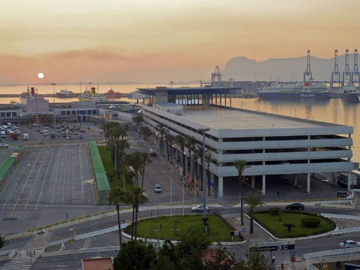 Aparece un cadaver en un vehículo abandonado en la Estación Marítima del Puerto de Algeciras