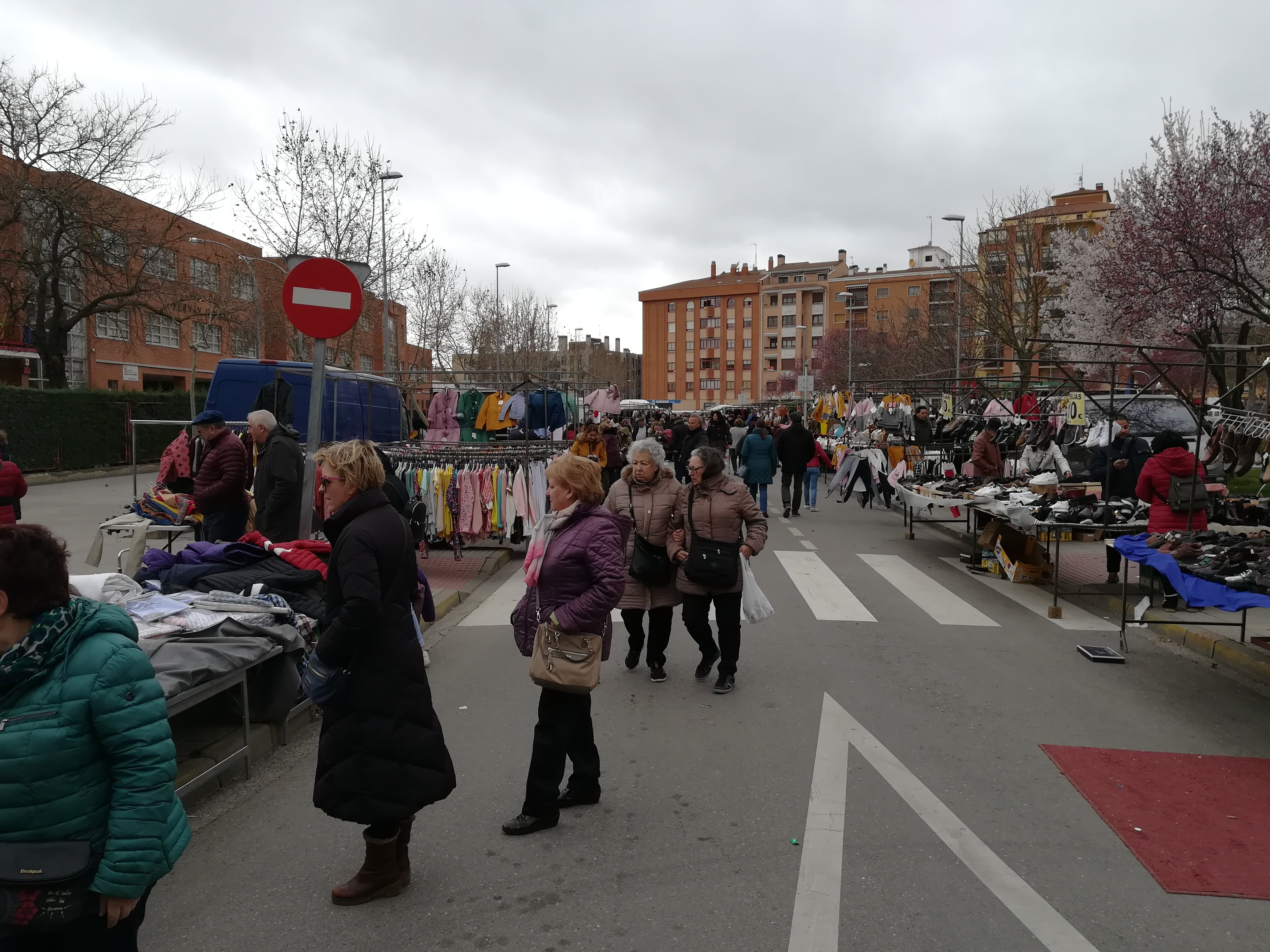 Imagen de archivo del mercadillo semanal de Aranda de Duero