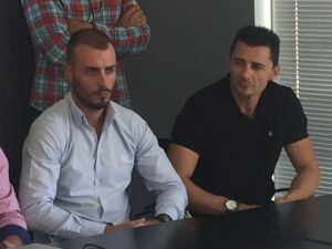 Fran Yeste (I) con su ayudante Alberto García (D)