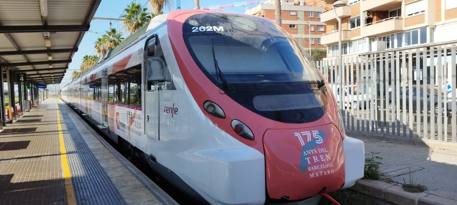 Renfe expide hasta 900 abonos gratuitos por minuto para Cercanías, Media Distancia y Rodalies.