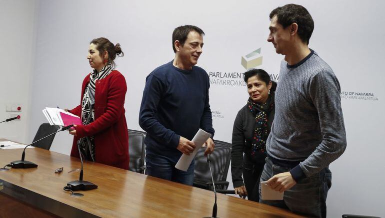 Laura Pérez (i) junto a sus compañeros Carlos Couso (2i), Rubén Velasco y Fanny Carrillo