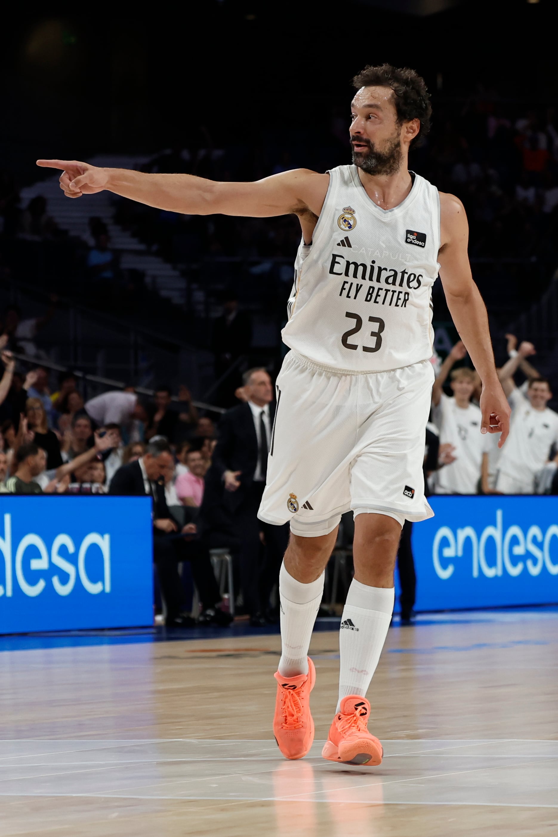 MADRID, 05/10/2025.- El escolta del Real Madrid Sergio Llull durante el partido de la Liga Endesa de baloncesto disputado en el pabellón Movistar Arena, este domingo en Madrid. EFE/ Sergio Pérez