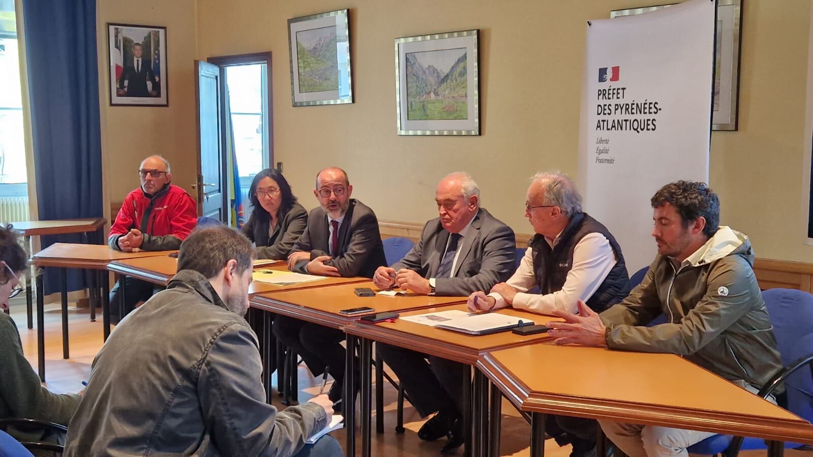 Reunión de este miércoles con el Prefecto, el presidente del consejo departamental y el alcalde de Laruns