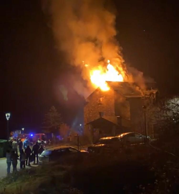 Imagen del incendio en Sahún