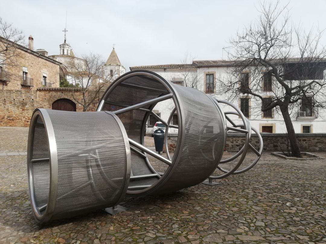 Obra Cáceres II de Susana Solano en la plaza de San Mateo