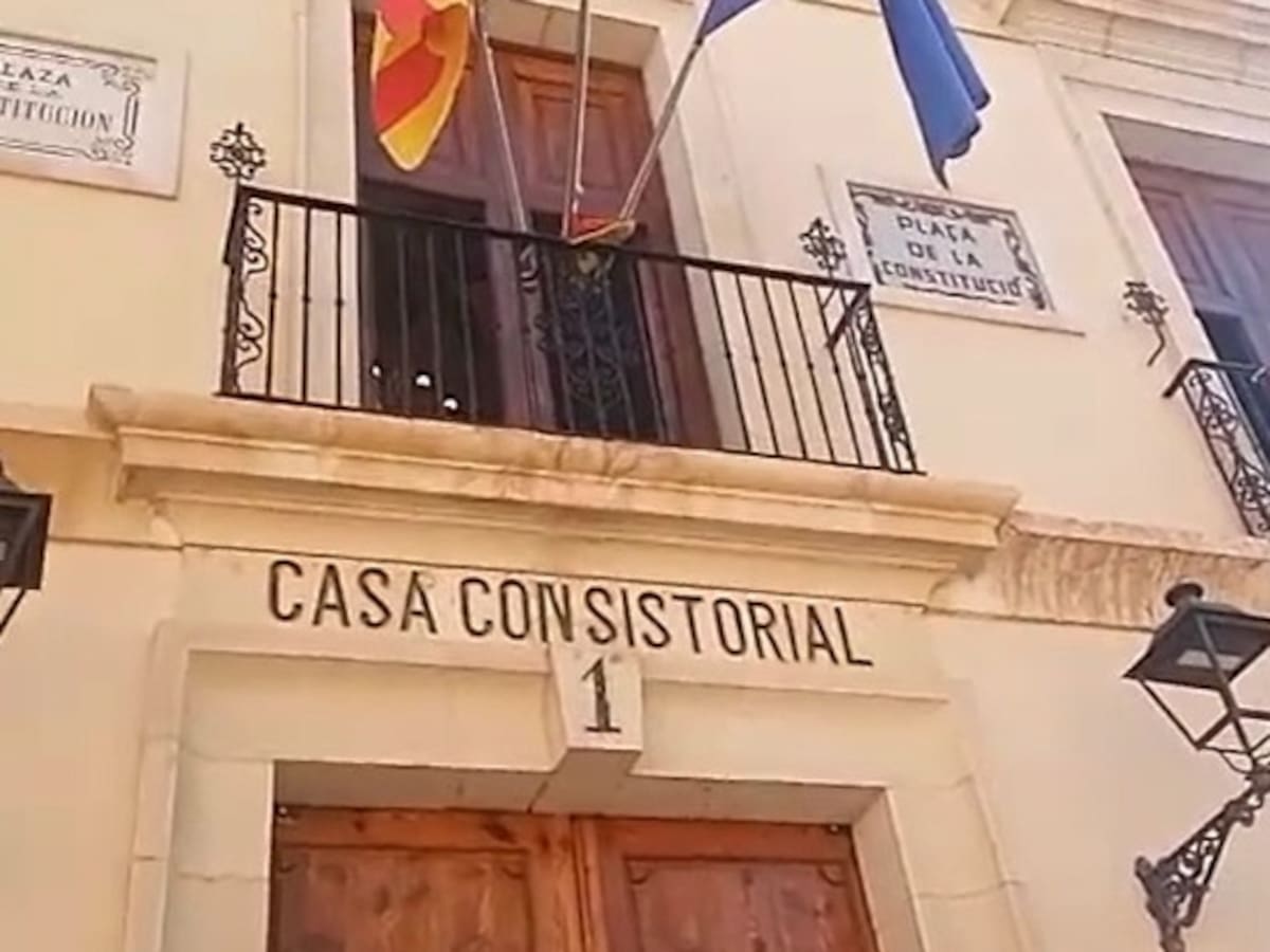 PSOE y SUMEM BIAR acusan al PP de degradar la imagen del Ayuntamiento de Biar con un acto impropio