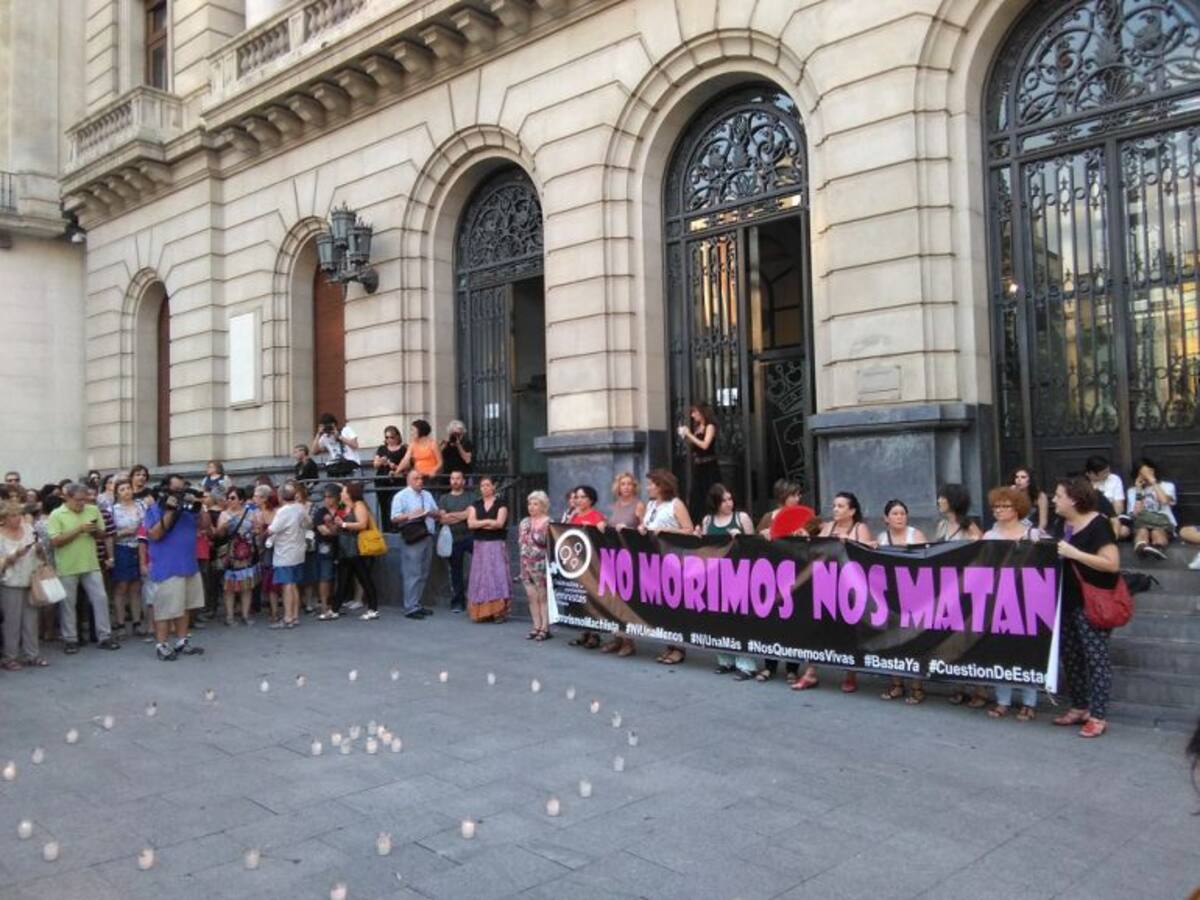 Concentración por Alexandra en el centro de Zaragoza