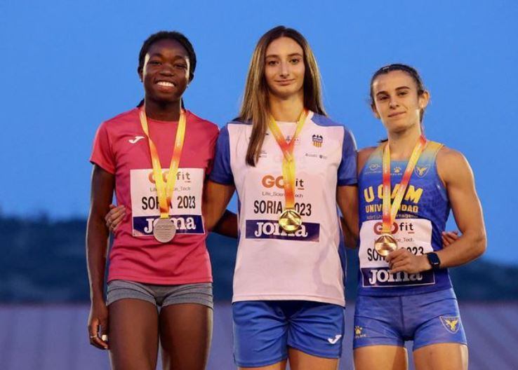 Elena Guiu, en el centro, con la medalla de oro en el último Campeonato de España Sub20 celebrado en Soria