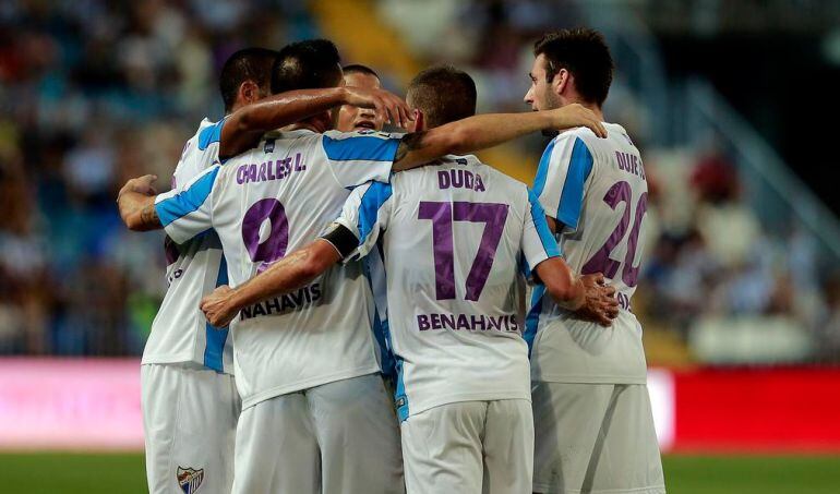 Los jugadores celebran el gol de Charles contra el Lekhwiya