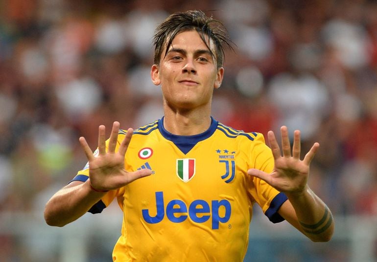 Dybala celebra su tercer gol ante el Genoa