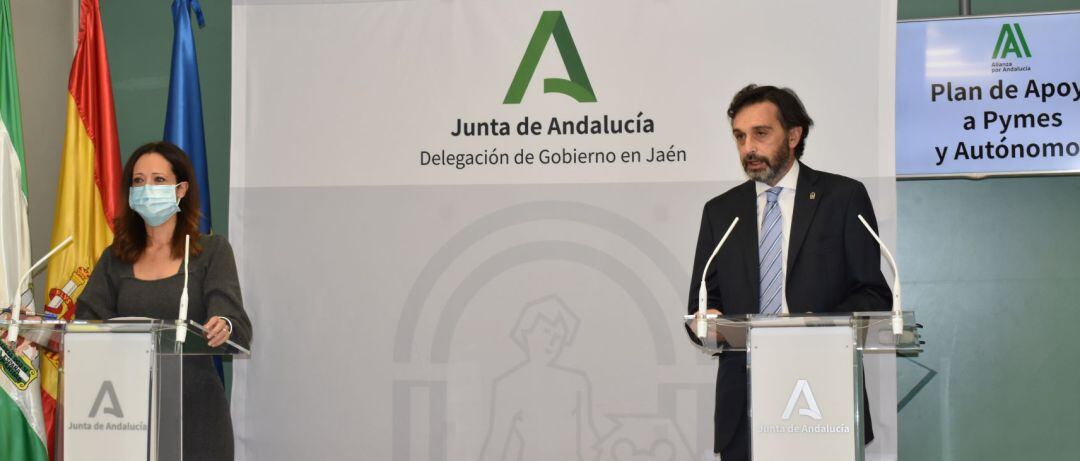 Los delegados de la Junta durante la rueda de prensa.