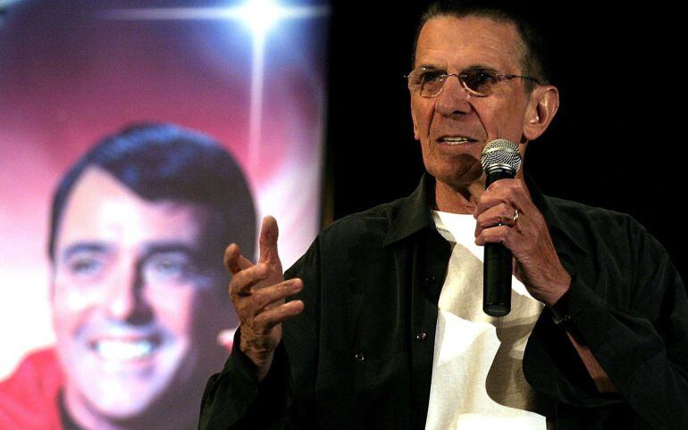 Leonard Nimoy, who played &quot;Spock&quot; in the Star Trek television series speaks at the &quot;Beam Me Up Scotty...One More Time The James Doohan Farewell Star Trek convention & Tribute&quot; in Hollywood, California, in this August 29, 2004, file photo. Nimoy, the actor