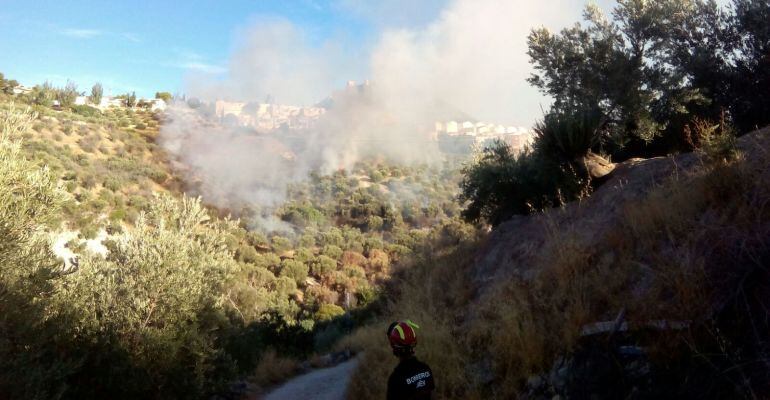 Zona afectada por las llamas en el portón de los Leones