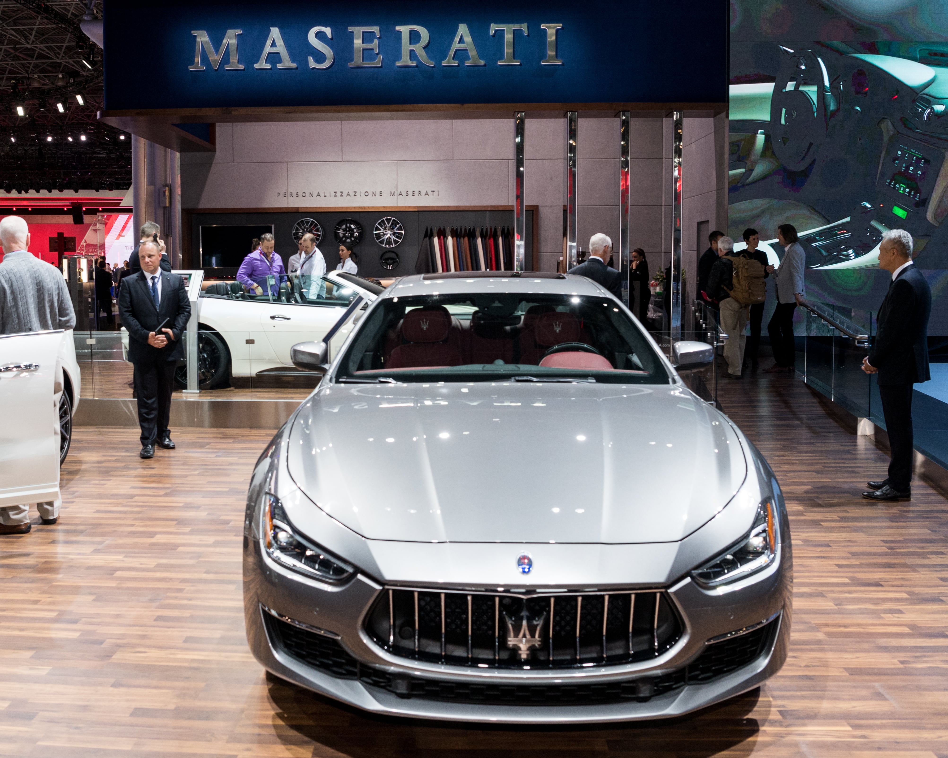 Un Maserati modelo Ghibli como el que adquirió la pareja de Ayuso