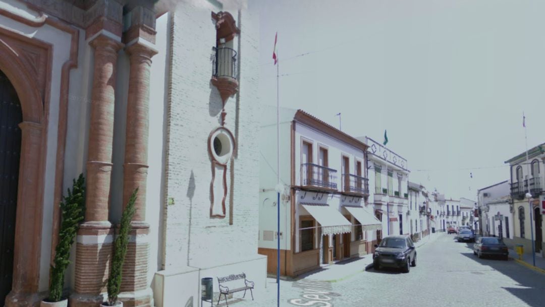 La Guardia investiga la muerte de una mujer cuyo cadáver ha sido encontrado con indicios de violencia en una casa de la localidad sevillana de Aznalcóllar. 