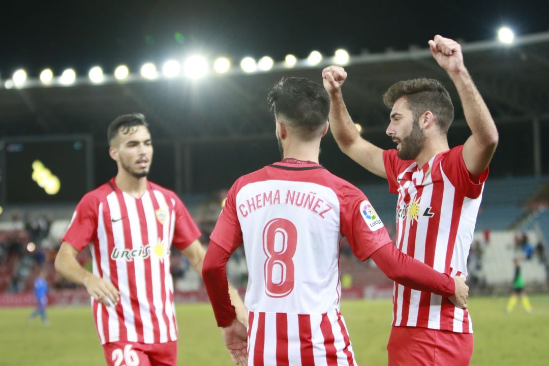 Luis Rioja celebrando el tercer gol y la victoria.