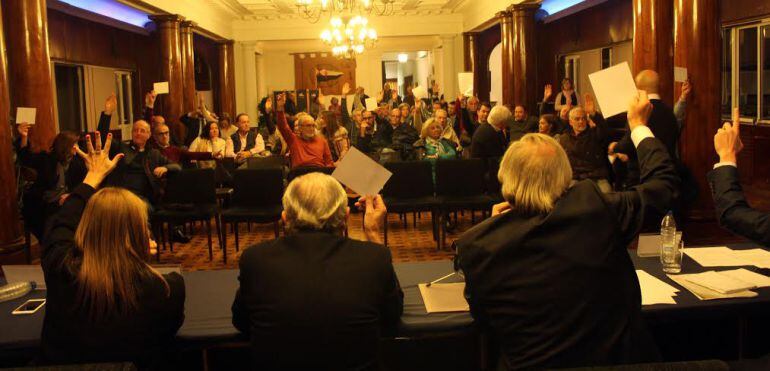 Imagen de una asamblea del Náutico de Vigo