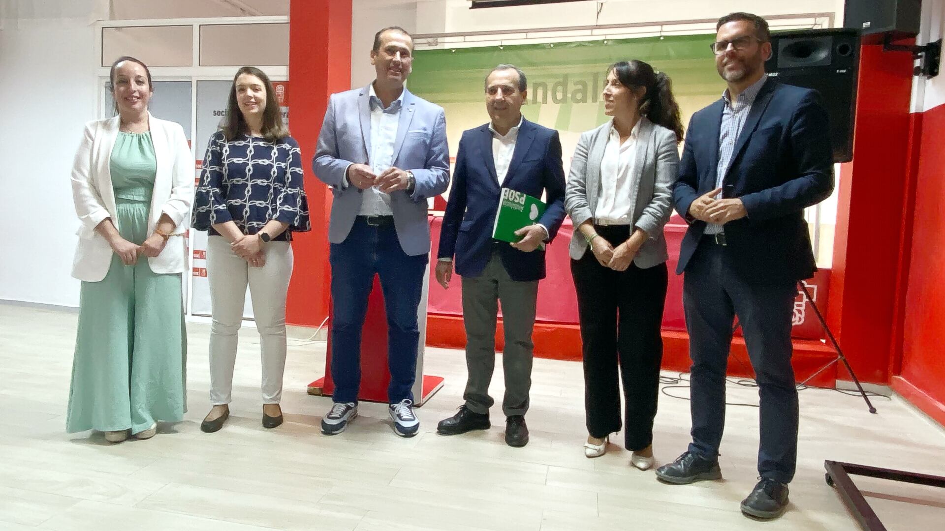 José Luis Ruiz Espejo junto a otros dirigentes del PSOE