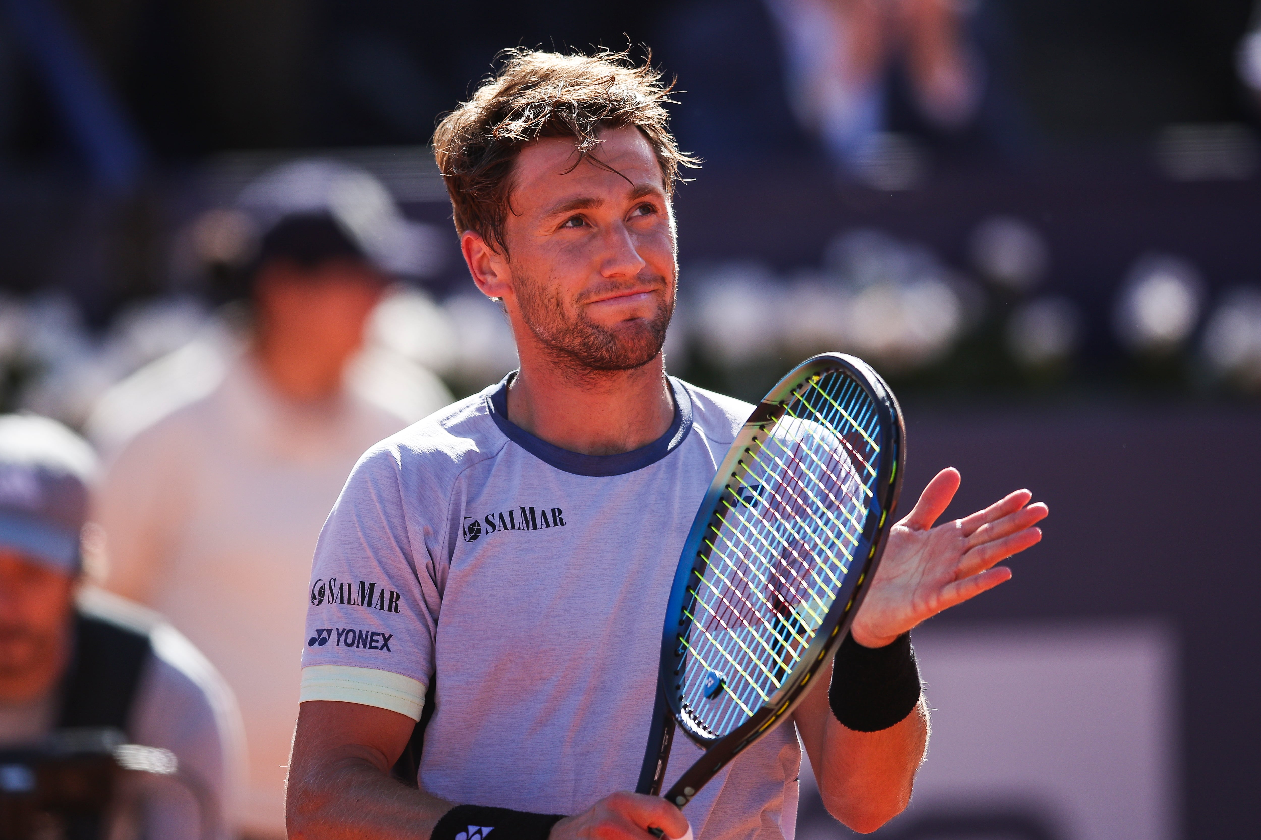 Casper Ruud agradece al público del Godó su apoyo tras vencer a Arnaldi en cuartos de final