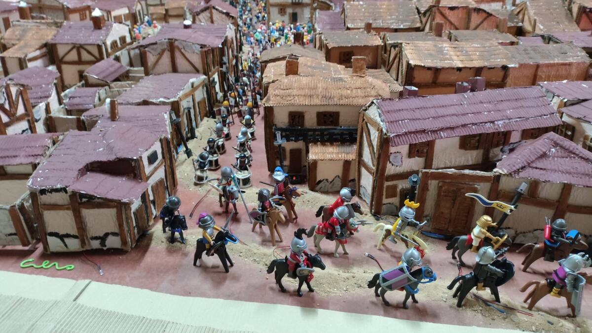 Una gran maqueta de Playmobil que recrea el pasado y la magia de un pueblo