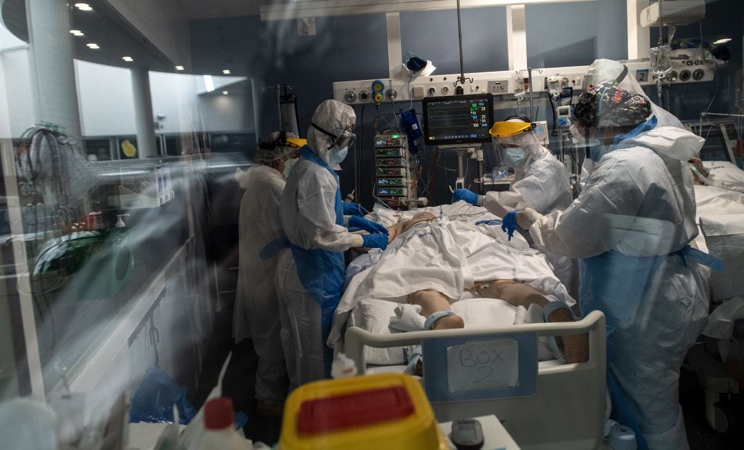 Un paciente ingresado en la UCI. (Imagen de archivo)