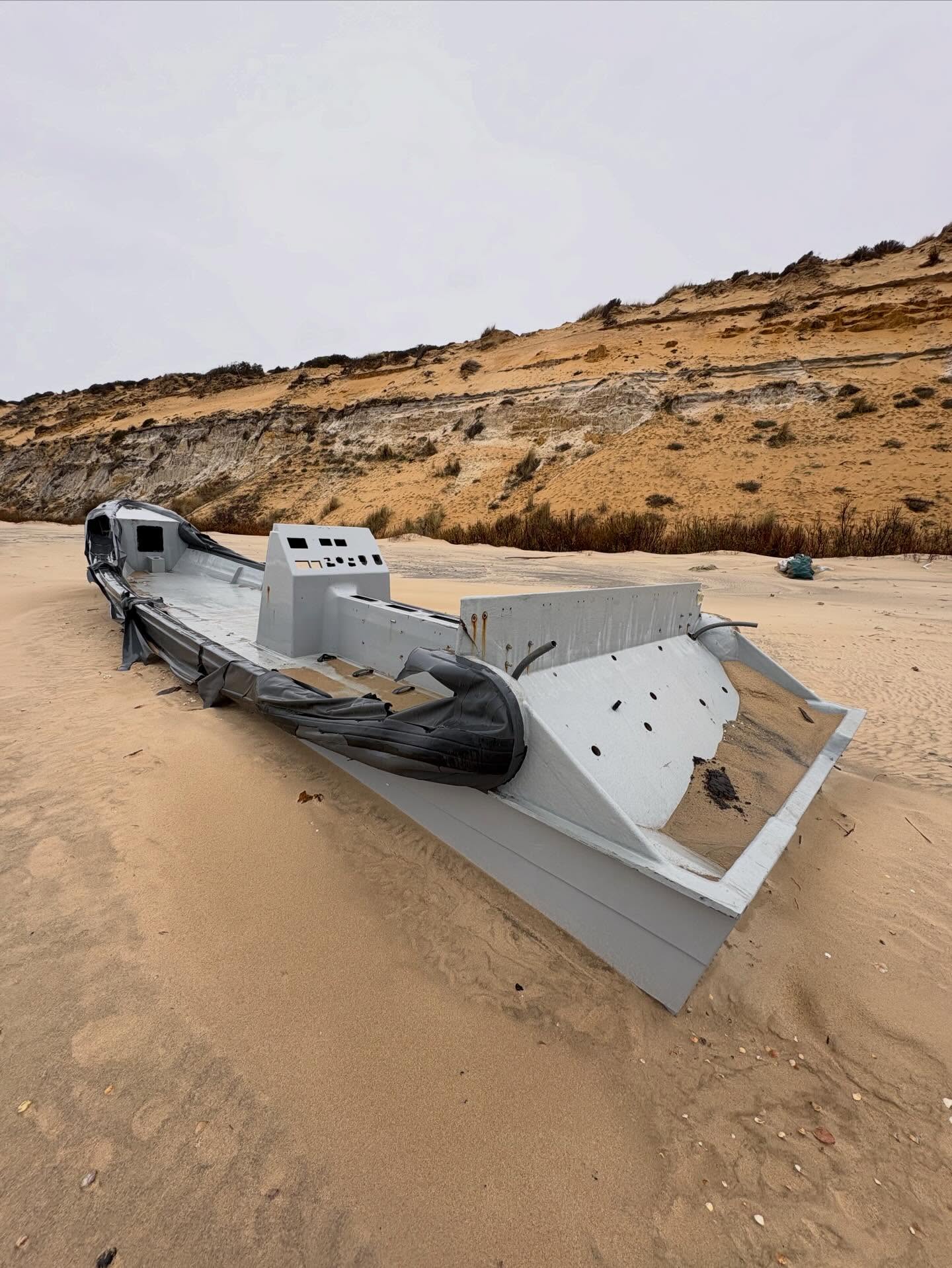 Basura en las playas de Doñana. Enrique Herrero (Quique Bolsitas)