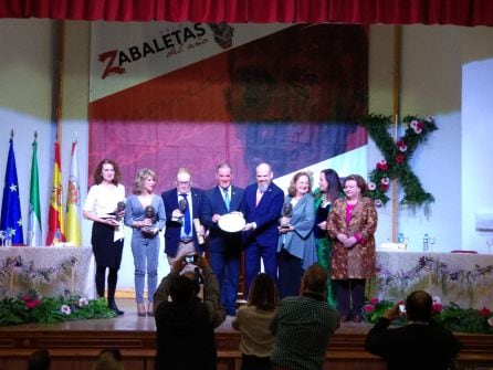 El ayuntamiento de Quesada también homenajeo al creador del busto de estos galardones, Alberto Germán