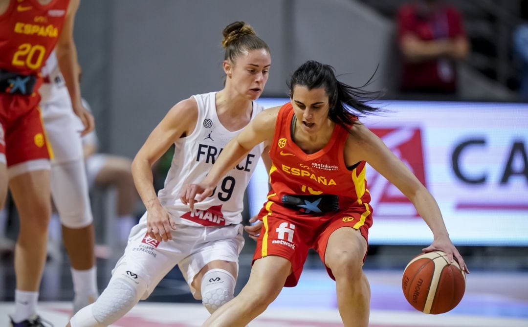 Leticia Romero jugando con la Selección 