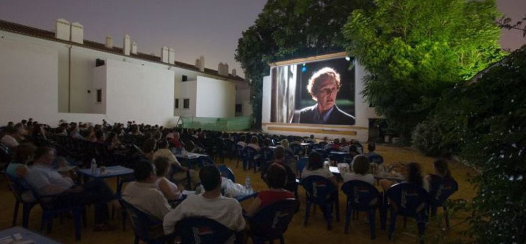 Cine de verano.Foto de archivo.