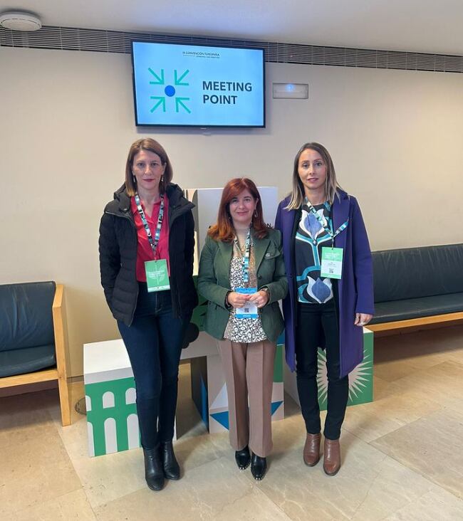 La alcaldesa de Úbeda, Toni Olivares, y la concejala de Turismo, Elena Rodríguez, están participando en la III edición de la Convención de Turespaña