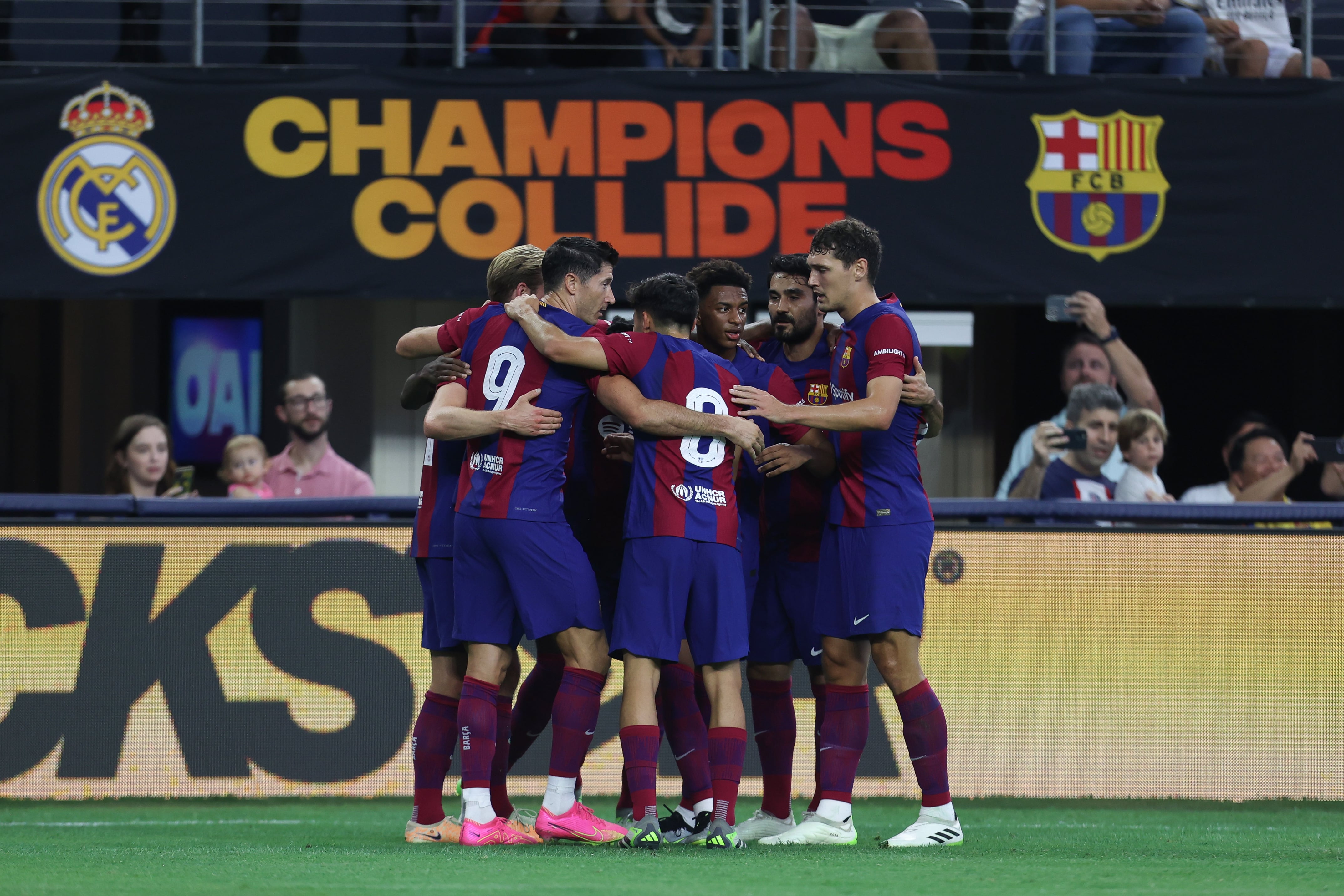 El FC Barcelona celebrando el gol de Dembélé que dio ventaja al conjunto culé en el &#039;Clásico&#039; de pretemporada.