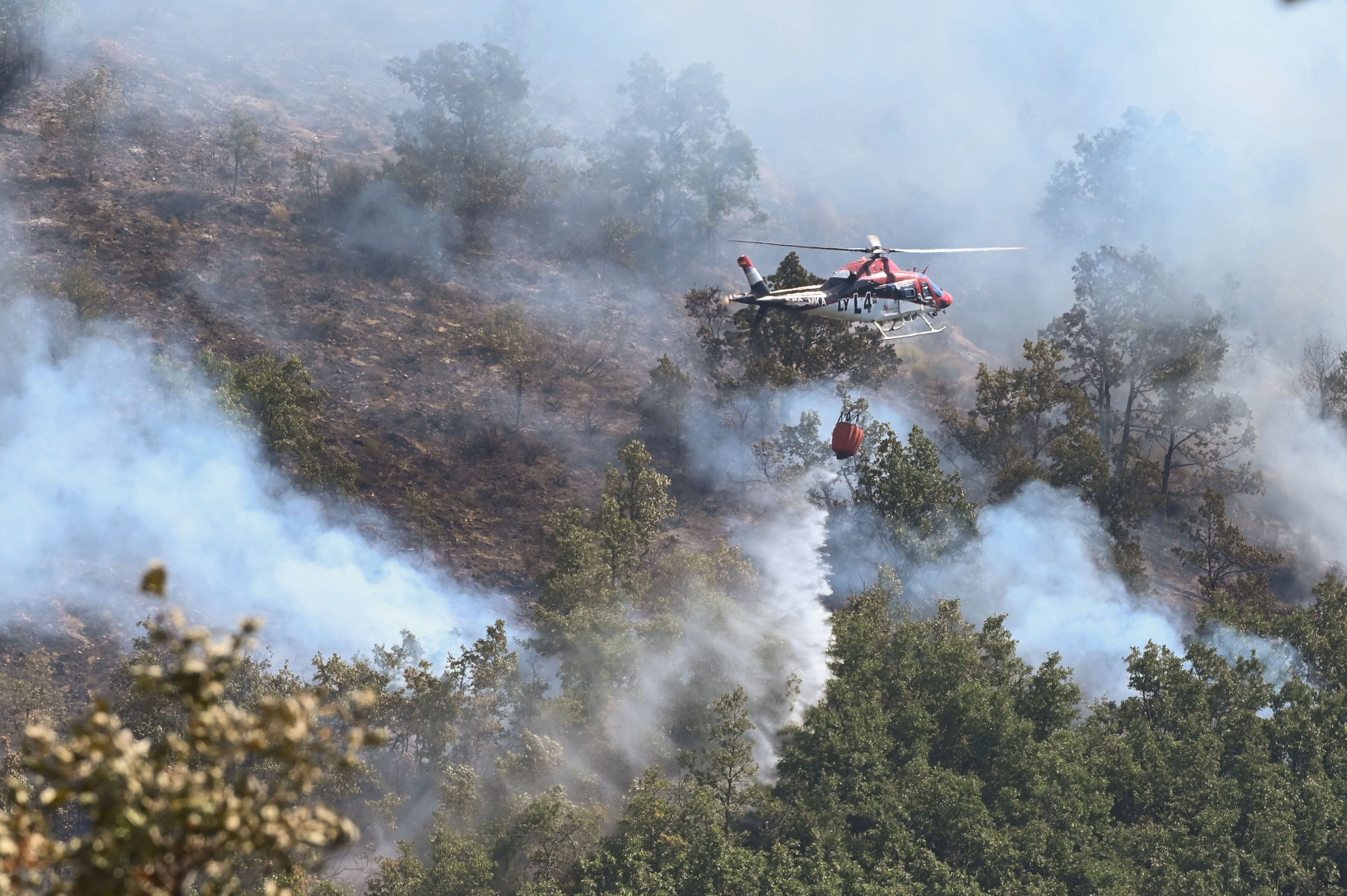 Incendio en el paraje leonés de Garaño. Castilla y León. EFE/J.Casares