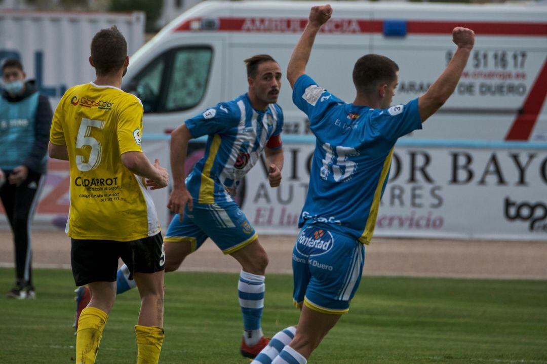 Pesca marcó dos de los cuatro goles