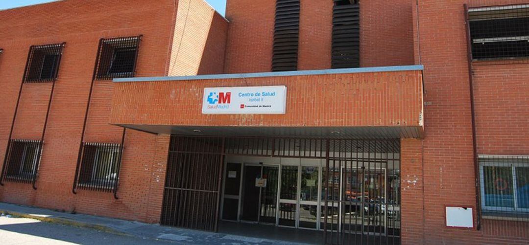 El centro de salud de Isabel II está desbordado por la falta de profesionales, según los propios médicos de familia