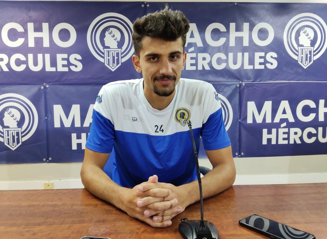 Romain Correira, en la sala de prensa del Rico Pérez