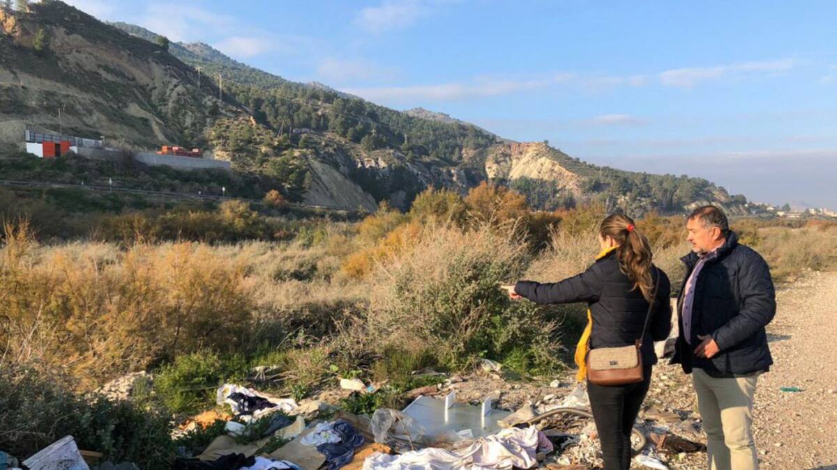 Denuncian las escombreras ilegales que se acumulan en el Guadalentín