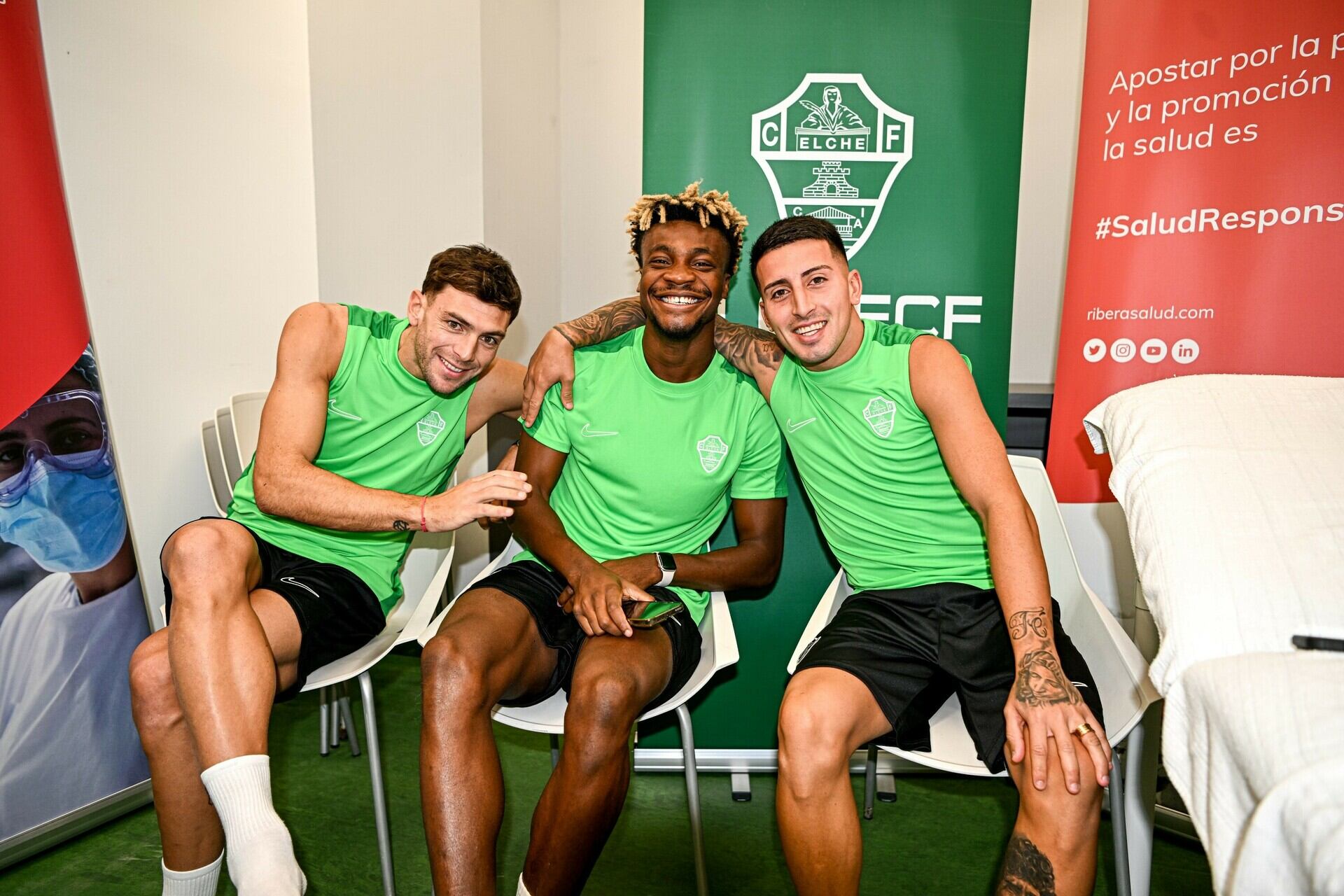 Lucas Boyé, John y Nico Fernández en las pruebas médicas